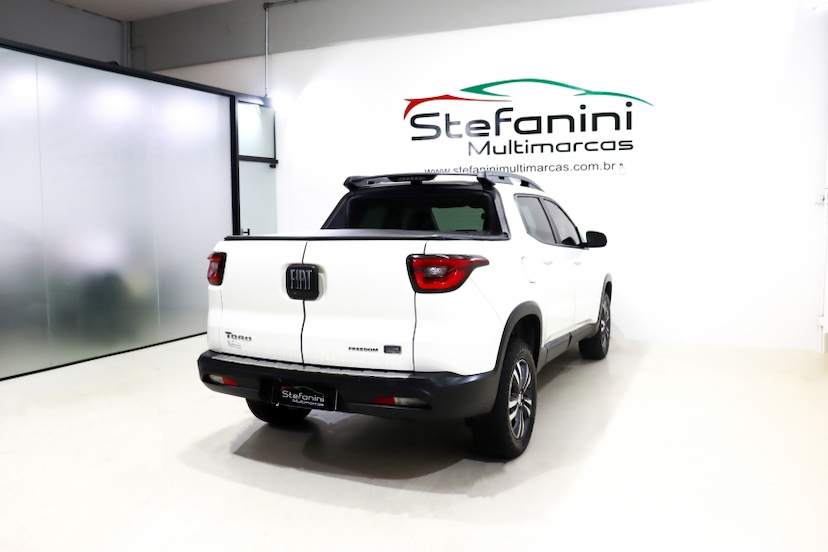 Foto do veículo FIAT TORO 2.0 16V TURBO DIESEL FREEDOM 4WD AT9 2022 82.257 KM 119.990,00