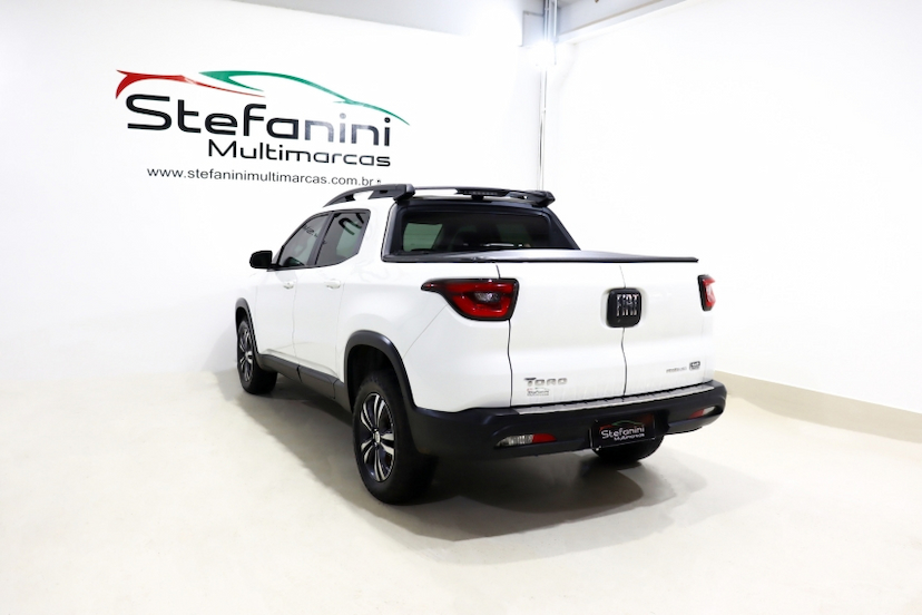 Foto do veículo FIAT TORO 2.0 16V TURBO DIESEL FREEDOM 4WD AT9 2022 82.257 KM 119.990,00