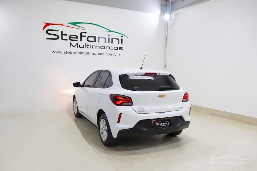 Foto do veículo CHEVROLET ONIX 1.0 FLEX LT MANUAL 2023 77.969 KM 68.990,00