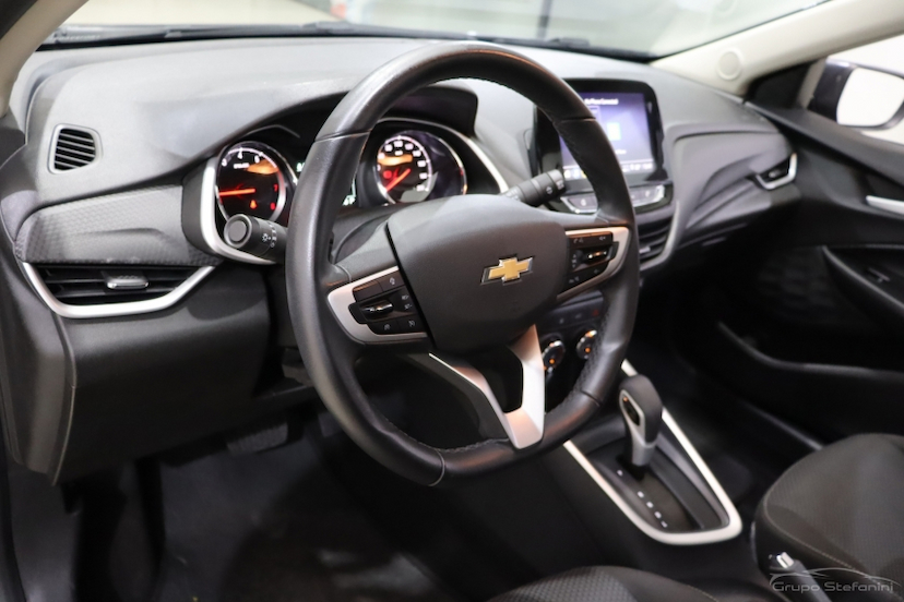 Foto do veículo CHEVROLET ONIX 1.0 TURBO FLEX LTZ AUTOMÁTICO 2024 29.503 KM 92.990,00