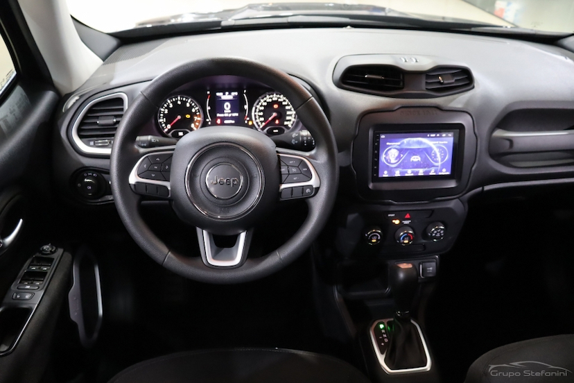 Foto do veículo JEEP RENEGADE 1.8 16V FLEX 4P AUTOMÁTICO 2020 48.987 KM 75.990,00