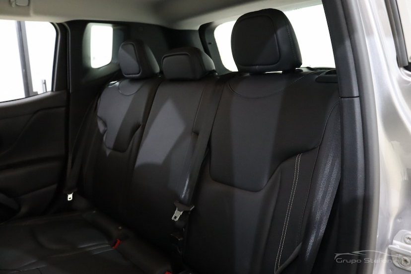 Foto do veículo JEEP RENEGADE 1.8 16V FLEX LONGITUDE 4P AUTOMÁTICO 2021 51.164 KM 87.990,00