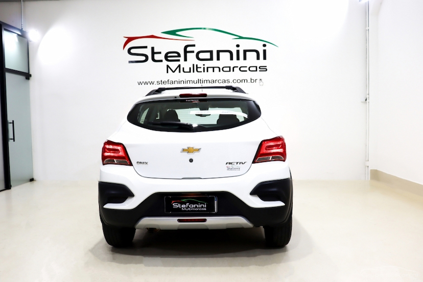 Foto do veículo CHEVROLET ONIX 1.4 MPFI ACTIV 8V FLEX 4P AUTOMÁTICO 2018 82.820 KM 66.990,00