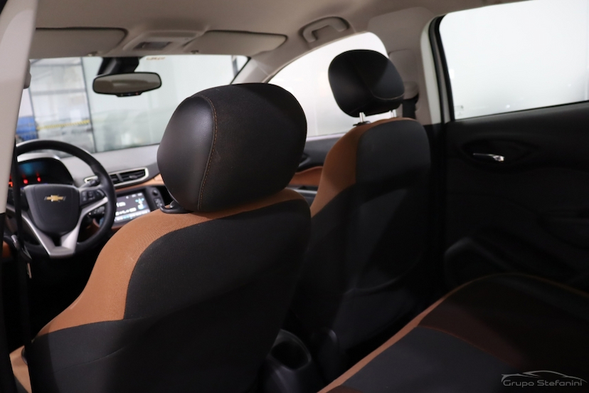 Foto do veículo CHEVROLET ONIX 1.4 MPFI ACTIV 8V FLEX 4P AUTOMÁTICO 2018 82.820 KM 66.990,00
