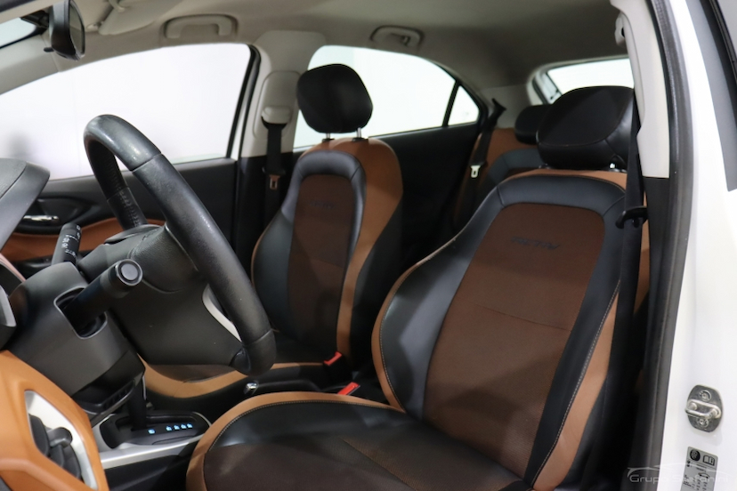 Foto do veículo CHEVROLET ONIX 1.4 MPFI ACTIV 8V FLEX 4P AUTOMÁTICO 2018 82.820 KM 66.990,00