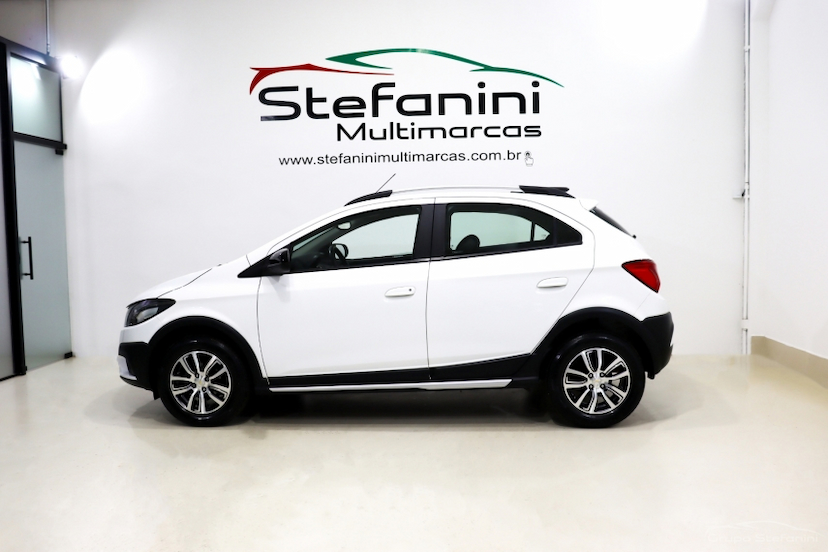 Foto do veículo CHEVROLET ONIX 1.4 MPFI ACTIV 8V FLEX 4P AUTOMÁTICO 2018 82.820 KM 66.990,00