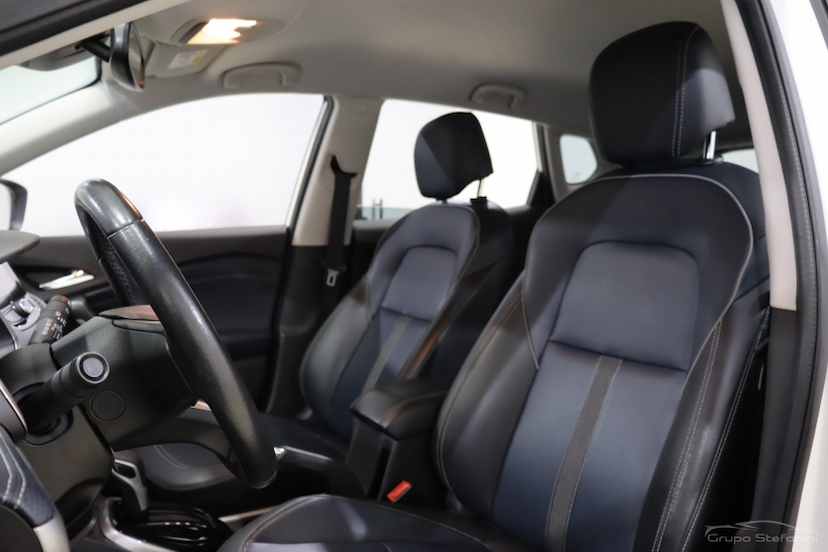 Foto do veículo CHEVROLET TRACKER 1.0 TURBO FLEX PREMIER AUTOMÁTICO 2022 41.932 KM 110.990,00