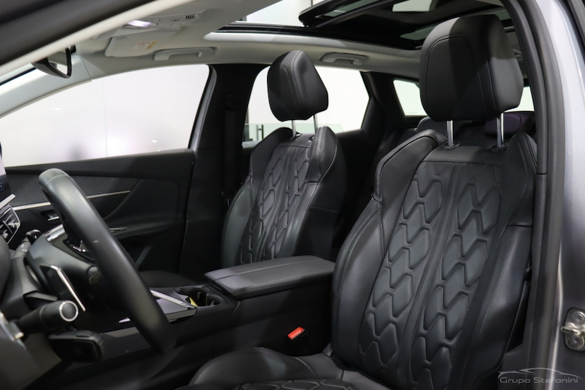 Foto do veículo PEUGEOT 3008 1.6 16V THP GASOLINA GRIFFE AUTOMÁTICO 2023 23.746 KM 171.990,00