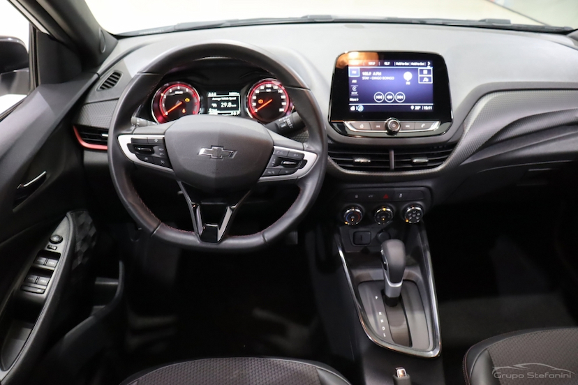 Foto do veículo CHEVROLET ONIX 1.0 TURBO FLEX RS AUTOMÁTICO 2023 46.804 KM 87.990,00