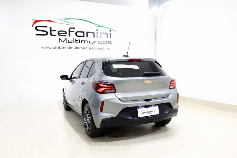 Foto do veículo CHEVROLET ONIX 1.0 FLEX LT MANUAL 2025 2.377 KM 86.990,00