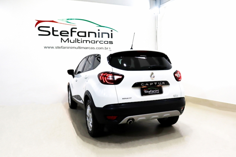 Foto do veículo RENAULT CAPTUR 1.6 16V SCE FLEX ZEN X-TRONIC 2018 84.792 KM 67.990,00
