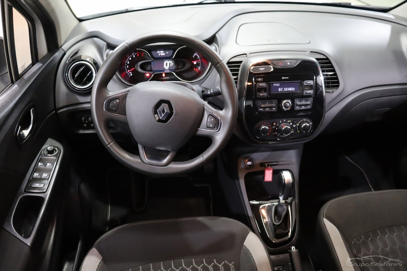 Foto do veículo RENAULT CAPTUR 1.6 16V SCE FLEX ZEN X-TRONIC 2018 84.792 KM 67.990,00