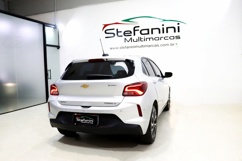 Foto do veículo CHEVROLET ONIX 1.0 TURBO FLEX PREMIER AUTOMÁTICO 2023 28.949 KM 90.990,00