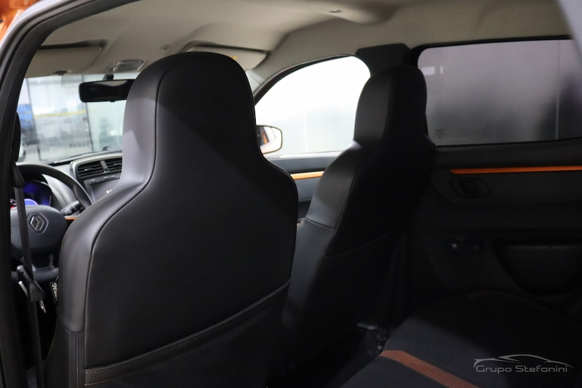 Foto do veículo RENAULT KWID 1.0 12V SCE FLEX OUTSIDER MANUAL 2022 93.289 KM 49.990,00