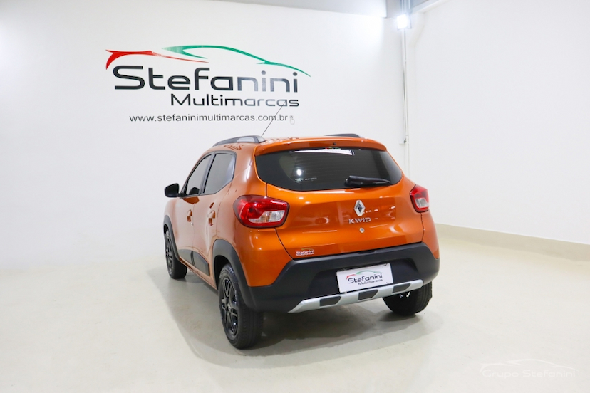 Foto do veículo RENAULT KWID 1.0 12V SCE FLEX OUTSIDER MANUAL 2022 93.289 KM 49.990,00