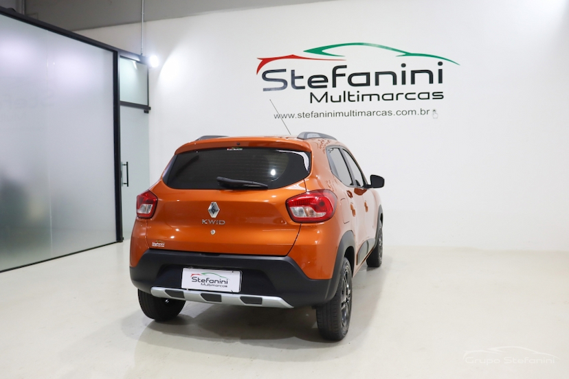 Foto do veículo RENAULT KWID 1.0 12V SCE FLEX OUTSIDER MANUAL 2022 93.289 KM 49.990,00