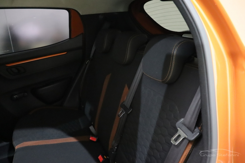 Foto do veículo RENAULT KWID 1.0 12V SCE FLEX OUTSIDER MANUAL 2022 93.289 KM 49.990,00