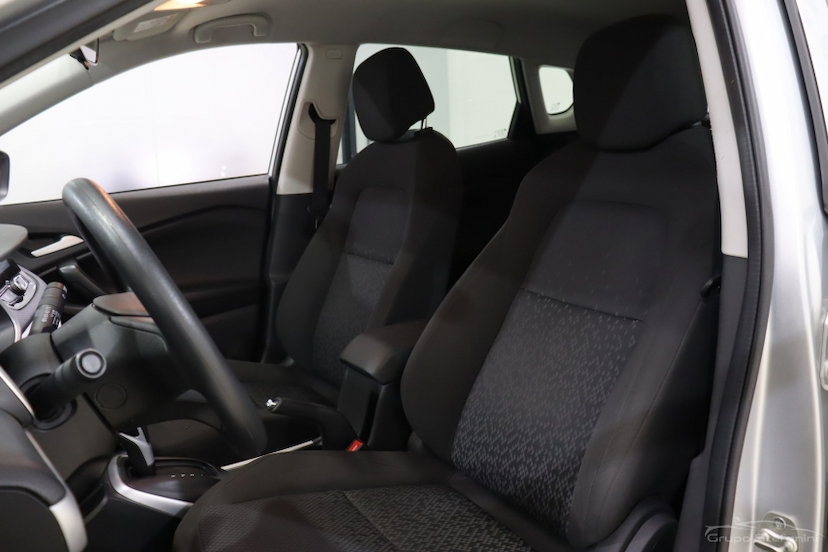 Foto do veículo CHEVROLET TRACKER 1.0 TURBO FLEX AUTOMÁTICO 2023 81.947 KM 93.890,00