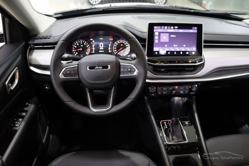 Foto do veículo JEEP COMPASS 1.3 T270 TURBO FLEX LONGITUDE AT6 2024 16.471 KM 159.890,00