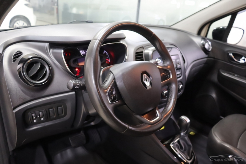 Foto do veículo RENAULT CAPTUR 1.6 16V SCE FLEX LIFE X-TRONIC 2019 86.816 KM 71.990,00