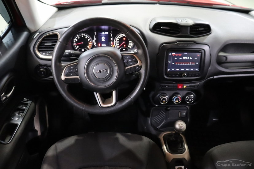 Foto do veículo JEEP RENEGADE 1.8 16V FLEX 4P MANUAL 2017 90.464 KM 63.990,00