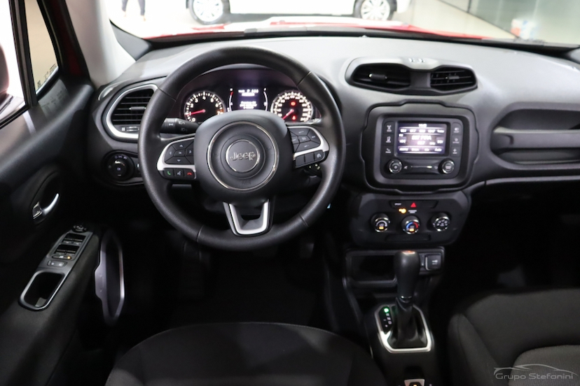 Foto do veículo JEEP RENEGADE 1.8 16V FLEX SPORT 4P AUTOMÁTICO 2019 76.524 KM 72.990,00