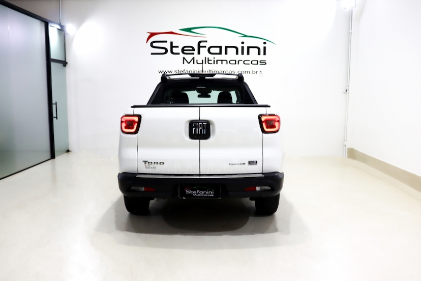 Foto do veículo FIAT TORO 2.0 16V TURBO DIESEL FREEDOM 4WD AT9 2022 64.882 KM 119.990,00