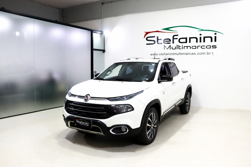 Foto do veículo FIAT TORO 2.0 16V TURBO DIESEL VOLCANO 4WD AT9 2021 55.356 KM 121.990,00