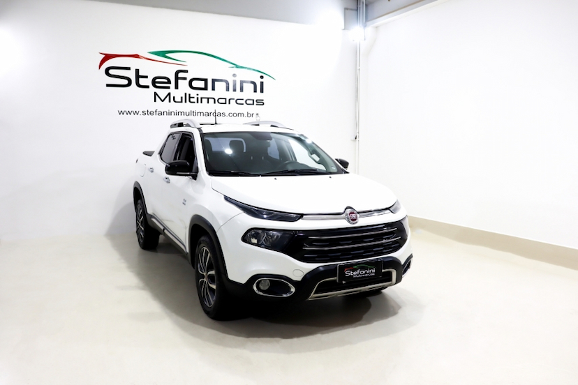 Foto do veículo FIAT TORO 2.0 16V TURBO DIESEL VOLCANO 4WD AT9 2021 55.356 KM 121.990,00