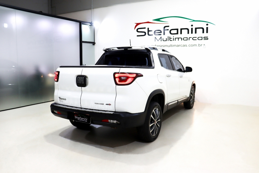 Foto do veículo FIAT TORO 2.0 16V TURBO DIESEL VOLCANO 4WD AT9 2021 55.356 KM 121.990,00