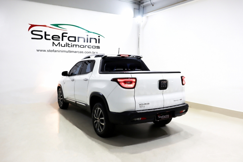 Foto do veículo FIAT TORO 2.0 16V TURBO DIESEL VOLCANO 4WD AT9 2021 55.356 KM 121.990,00