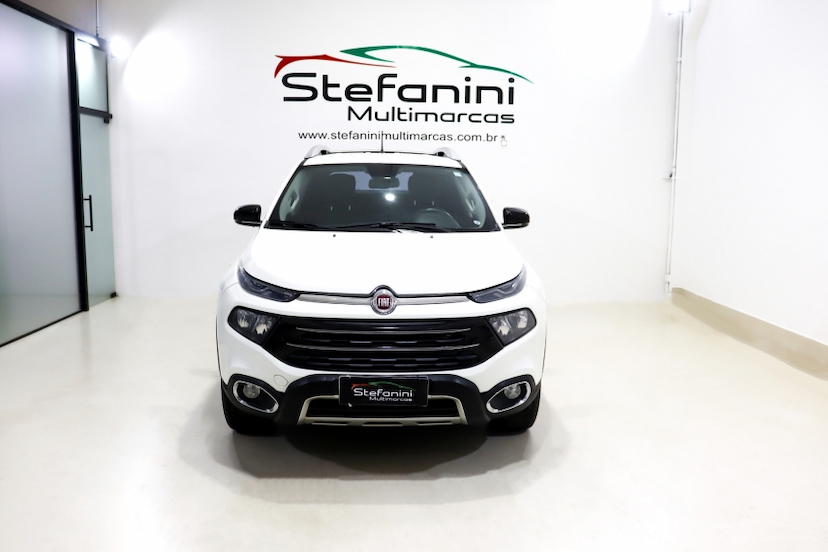 Foto do veículo FIAT TORO 2.0 16V TURBO DIESEL VOLCANO 4WD AT9 2021 55.356 KM 121.990,00