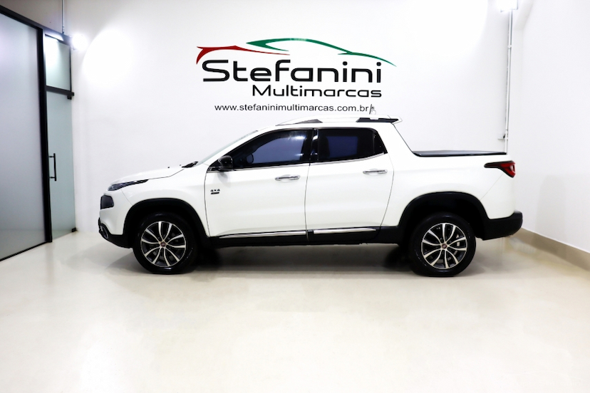 Foto do veículo FIAT TORO 2.0 16V TURBO DIESEL VOLCANO 4WD AT9 2021 55.356 KM 121.990,00