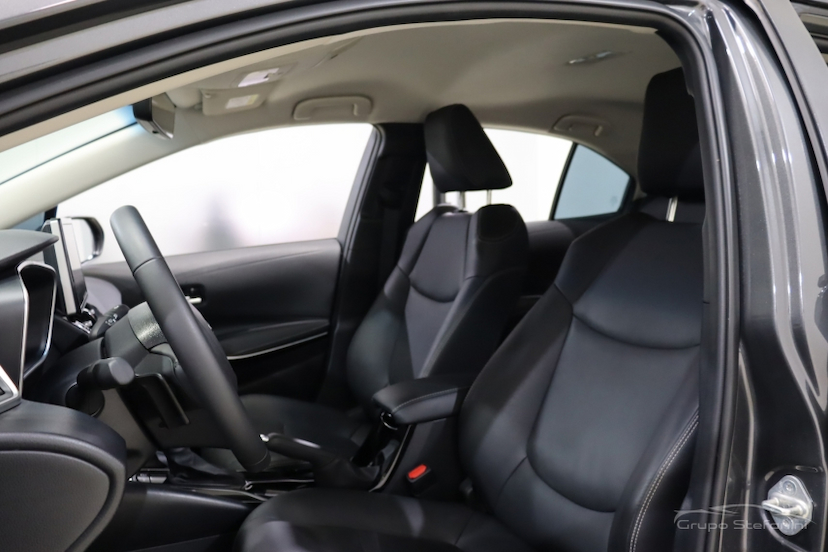 Foto do veículo TOYOTA COROLLA 2.0 VVT-IE FLEX XEI DIRECT SHIFT 2024 15.175 KM 147.990,00