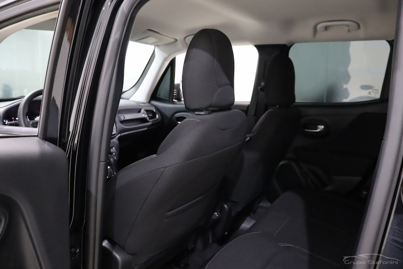 Foto do veículo JEEP RENEGADE 1.3 T270 TURBO FLEX AT6 2024 25.053 KM 106.990,00