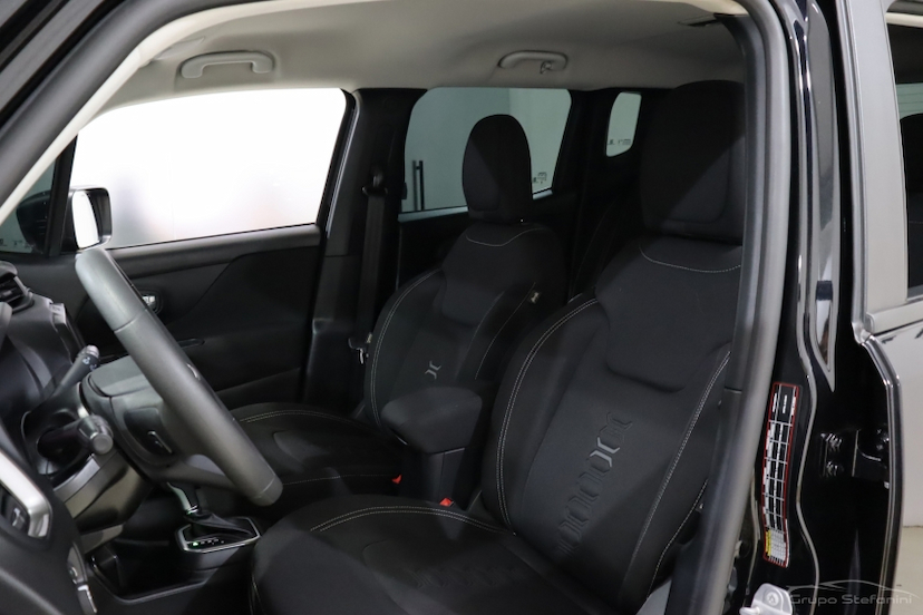 Foto do veículo JEEP RENEGADE 1.3 T270 TURBO FLEX AT6 2024 25.053 KM 106.990,00