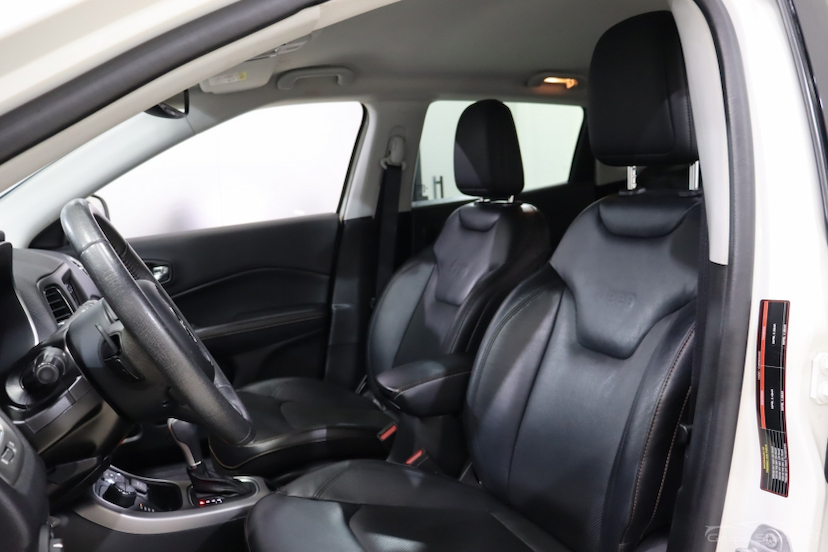 Foto do veículo JEEP COMPASS 2.0 16V DIESEL LONGITUDE 4X4 AUTOMÁTICO 2019 70.446 KM 108.990,00