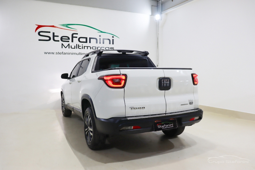 Foto do veículo FIAT TORO 2.0 16V TURBO DIESEL FREEDOM 4WD AT9 2022 47.681 KM 119.790,00