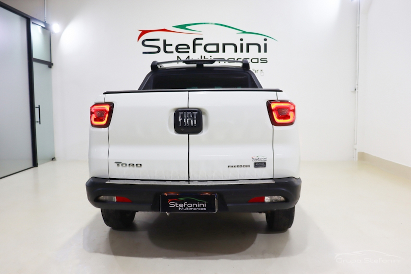 Foto do veículo FIAT TORO 2.0 16V TURBO DIESEL FREEDOM 4WD AT9 2022 47.681 KM 119.790,00