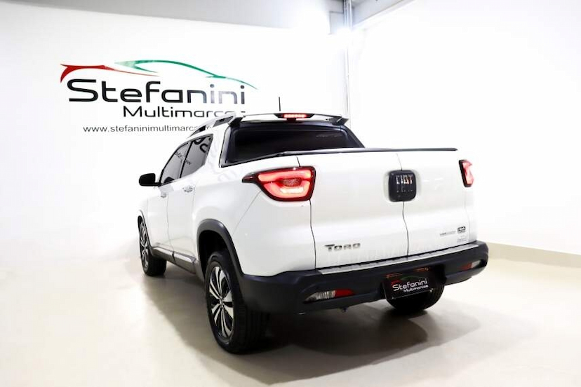 Foto do veículo FIAT TORO 2.0 16V TURBO DIESEL VOLCANO 4WD AT9 2022 92.174 KM 124.990,00
