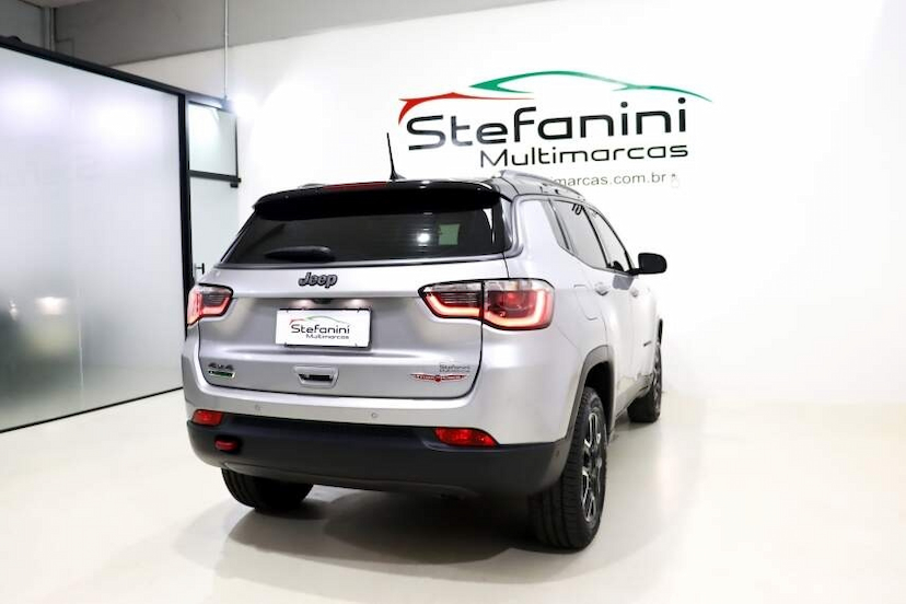 Foto do veículo JEEP COMPASS 2.0 16V DIESEL TRAILHAWK 4X4 AUTOMÁTICO 2021 46.682 KM 134.990,00