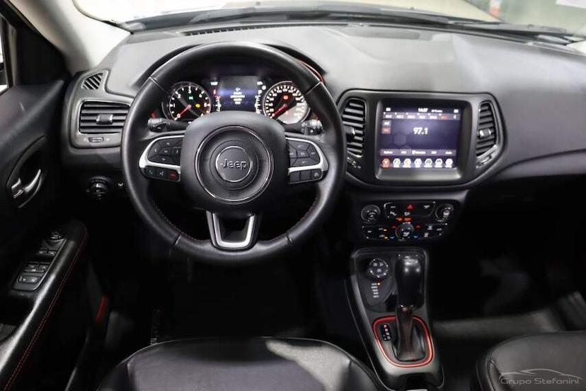 Foto do veículo JEEP COMPASS 2.0 16V DIESEL TRAILHAWK 4X4 AUTOMÁTICO 2021 46.682 KM 134.990,00