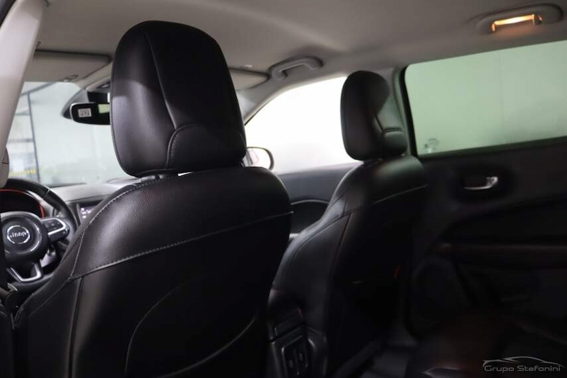 Foto do veículo JEEP COMPASS 2.0 16V DIESEL TRAILHAWK 4X4 AUTOMÁTICO 2021 46.682 KM 134.990,00
