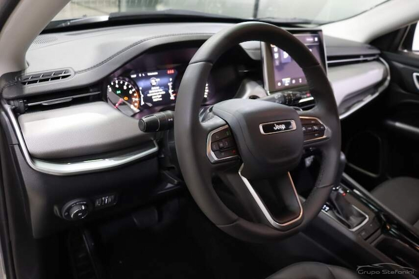 Foto do veículo JEEP COMPASS 1.3 T270 TURBO FLEX LONGITUDE AT6 2024 10.671 KM 162.990,00