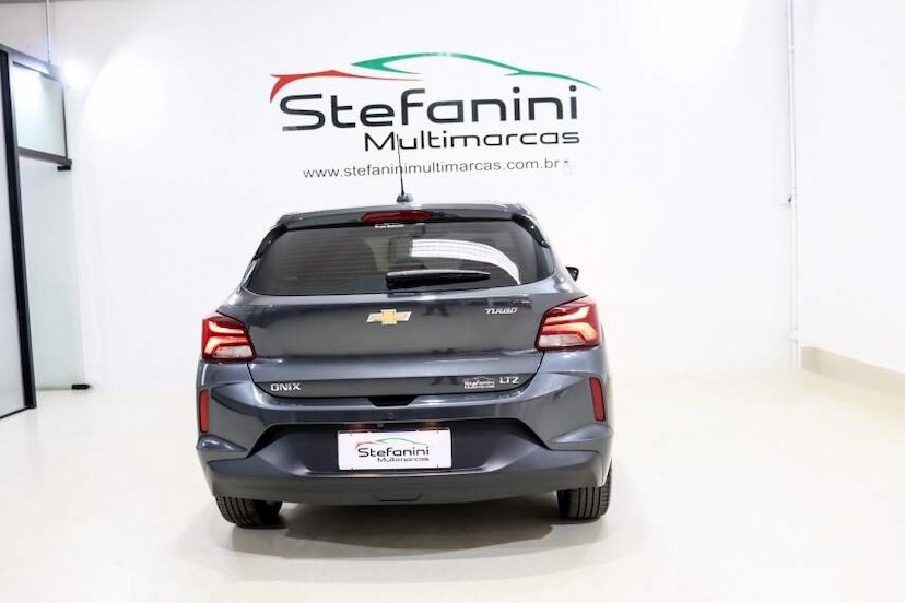 Foto do veículo CHEVROLET ONIX 1.0 TURBO FLEX LTZ AUTOMÁTICO 2024 24.428 KM 92.990,00