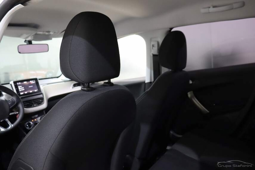 Foto do veículo PEUGEOT 2008 1.6 16V FLEX ALLURE 4P AUTOMÁTICO 2020 41.263 KM 68.990,00