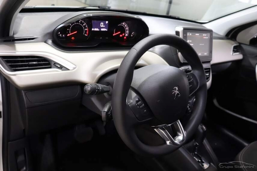 Foto do veículo PEUGEOT 2008 1.6 16V FLEX ALLURE 4P AUTOMÁTICO 2020 41.263 KM 68.990,00