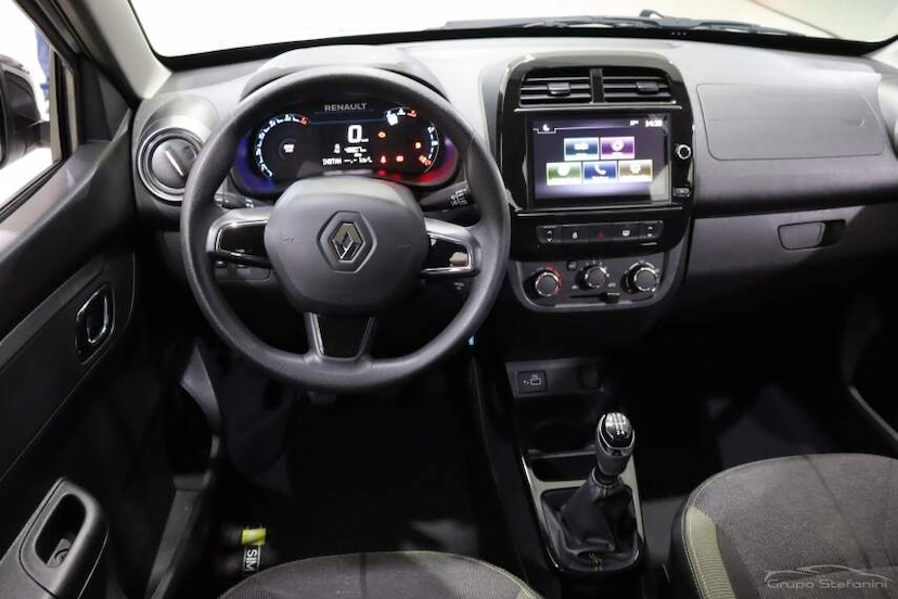Foto do veículo RENAULT KWID 1.0 12V SCE FLEX OUTSIDER MANUAL 2024 48.807 KM 63.990,00