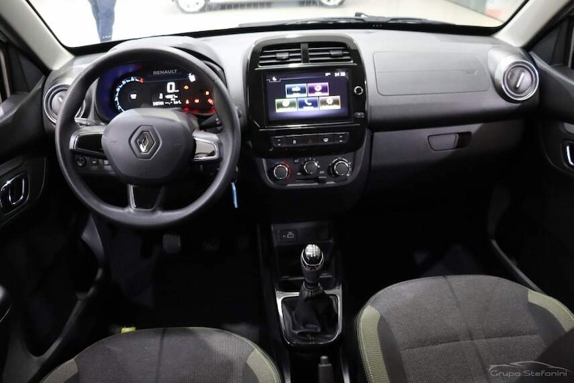 Foto do veículo RENAULT KWID 1.0 12V SCE FLEX OUTSIDER MANUAL 2024 48.807 KM 63.990,00