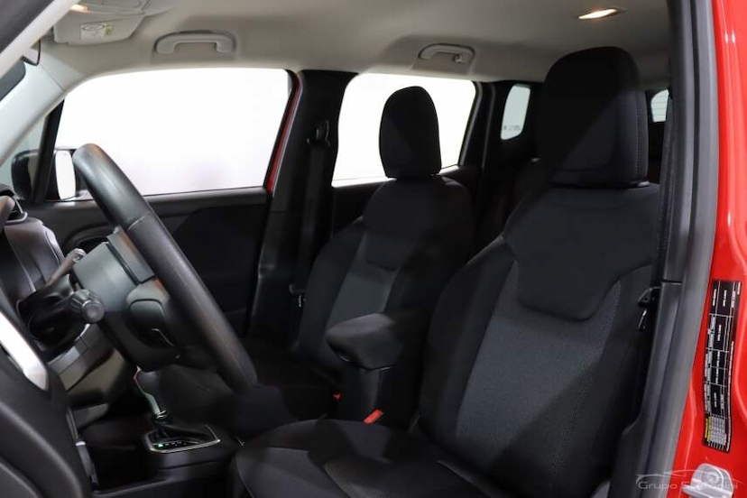 Foto do veículo JEEP RENEGADE 1.8 16V FLEX SPORT 4P AUTOMÁTICO 2019 38.453 KM 73.990,00